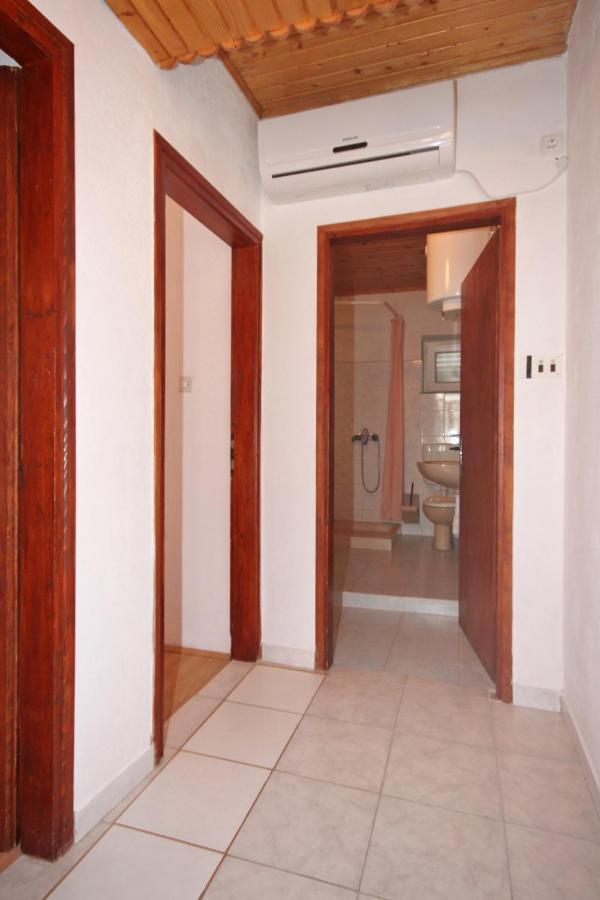 Apartments By The Sea Metajna, Pag - 6351 Ngoại thất bức ảnh