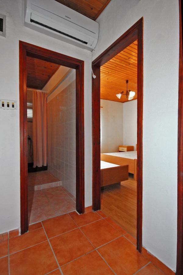 Apartments By The Sea Metajna, Pag - 6351 Ngoại thất bức ảnh